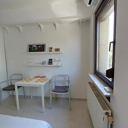 Cozy, Bright And Affordable Studio W/ Free Parking Ljubljana Exterior photo