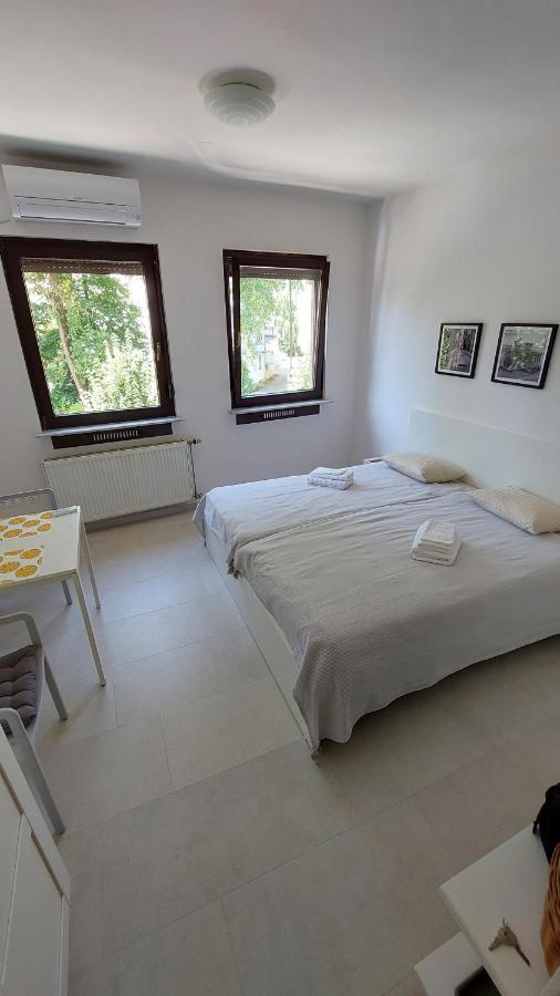 Cozy, Bright And Affordable Studio W/ Free Parking Ljubljana Exterior photo